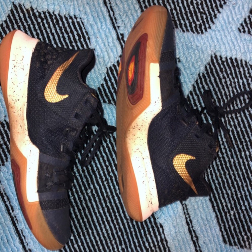 Kyrie 3 “Obsidian” - Picture 2 of 5